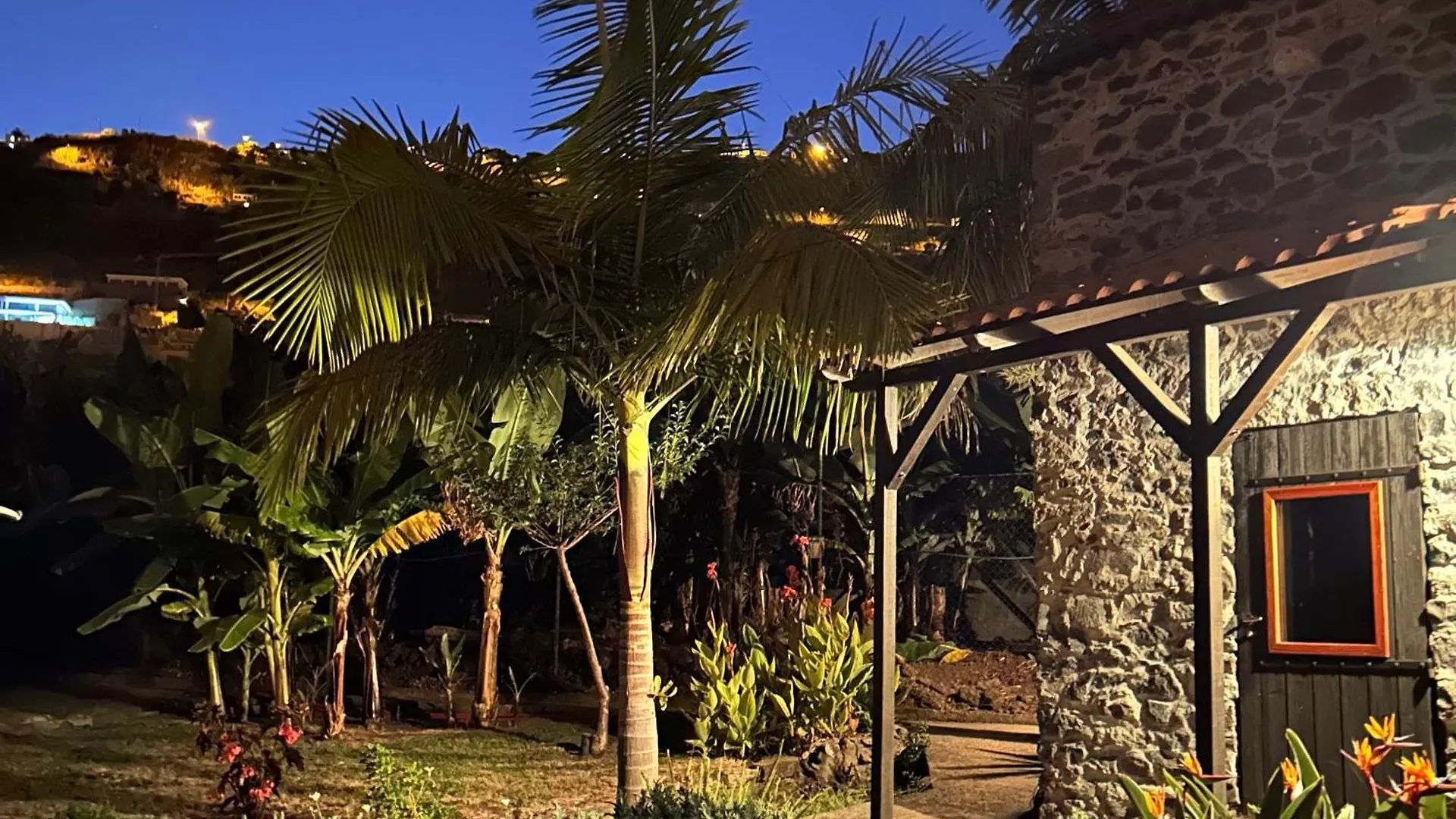 As Casinhas Da Madeira - Cosy Stone Cottage In A Subtropical Garden Arco da Calheta  0*, Arco da Calheta (Madeira)